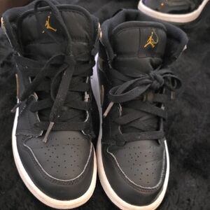 Jordan Kids Black and Gold Sneakers